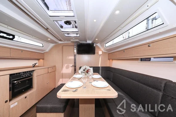 Bavaria 41 Cruiser - Yacht Charter Sailica