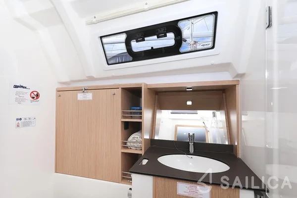 Bavaria 41 Cruiser - Yacht Charter Sailica