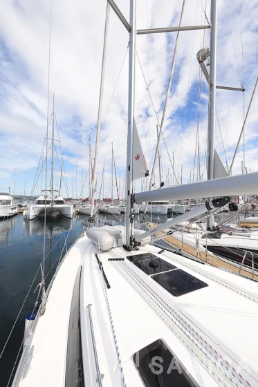 Bavaria 41 Cruiser - Yacht Charter Sailica