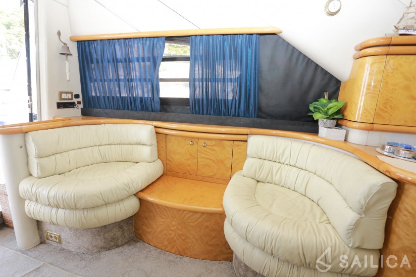 Manhattan 45 - Yacht Charter Sailica