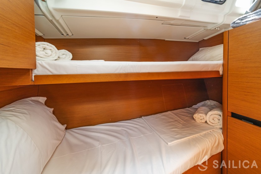 Sun Odyssey 490 - Yacht Charter Sailica