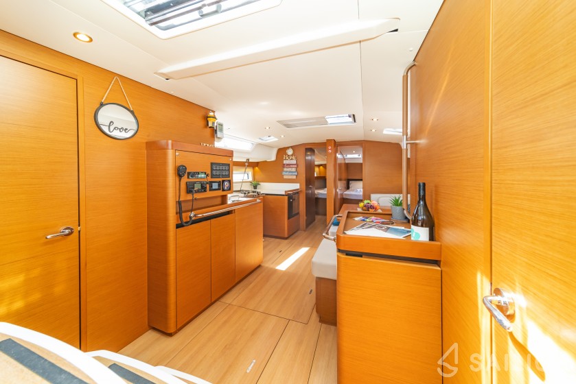 Sun Odyssey 490 - Yacht Charter Sailica