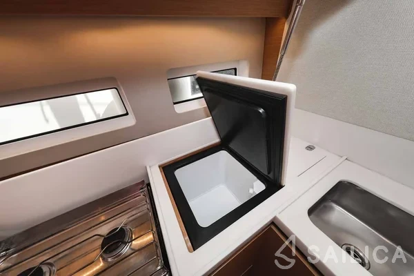 Sun Odyssey 440 - Yacht Charter Sailica