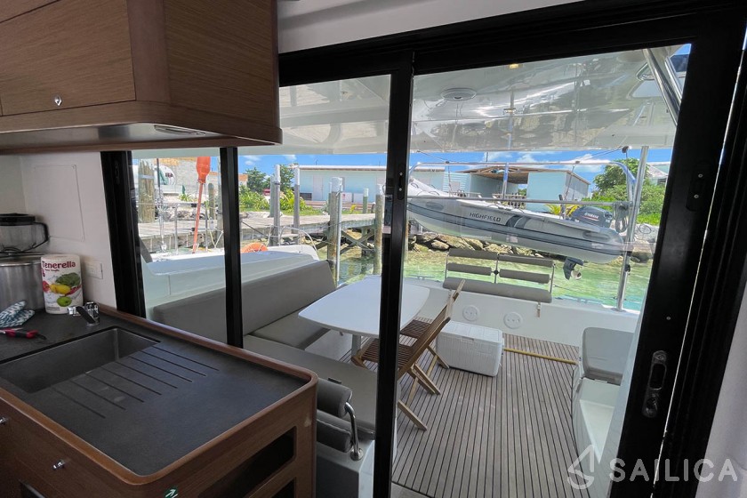 Lagoon 42 - Yacht Charter Sailica