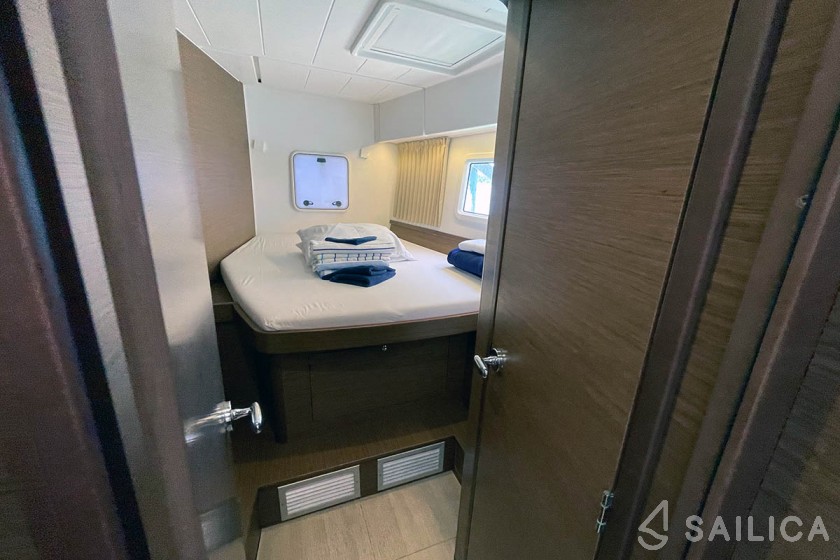 Lagoon 42 - Yacht Charter Sailica