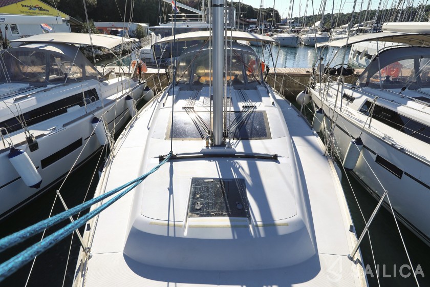Dufour 382 Grand Large - Yacht Charter Sailica