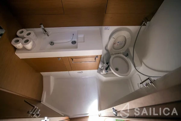 Sun Odyssey 519 - Yacht Charter Sailica