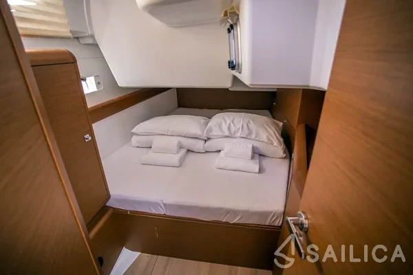 Sun Odyssey 519 - Yacht Charter Sailica