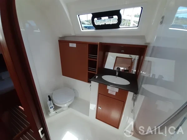 Bavaria 41 Cruiser - Yacht Charter Sailica