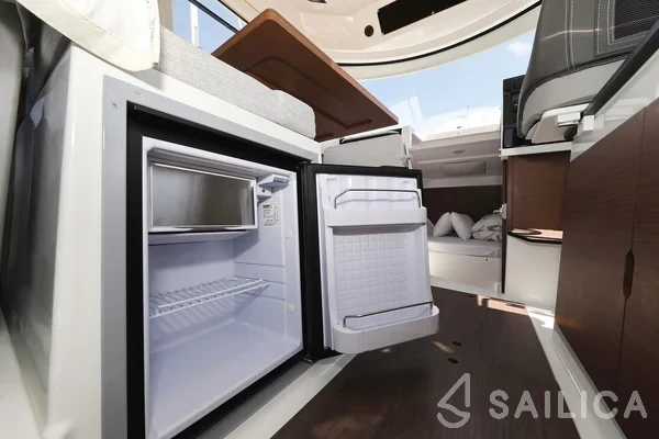 Merry Fisher 795 - Yacht Charter Sailica