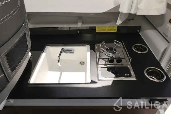 Merry Fisher 795 - Yacht Charter Sailica