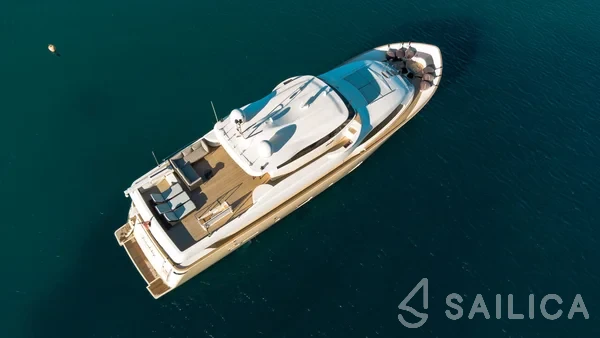 Ferretti 26 M Navetta - Yacht Charter Sailica