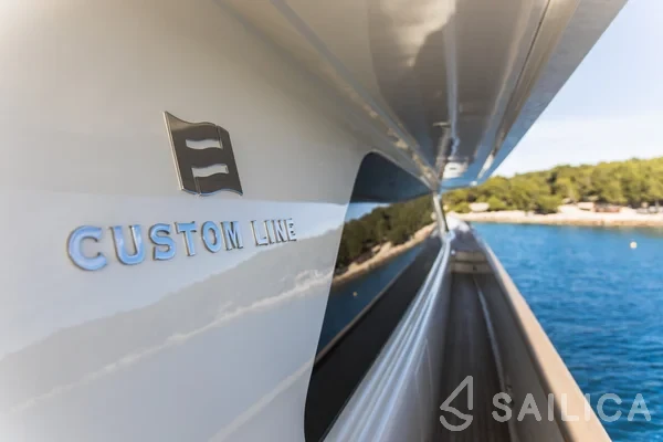 Ferretti 26 M Navetta - Yacht Charter Sailica