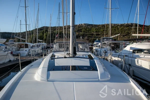 Oceanis 51.1 - Yacht Charter Sailica