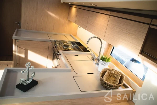 Oceanis 51.1 - Yacht Charter Sailica