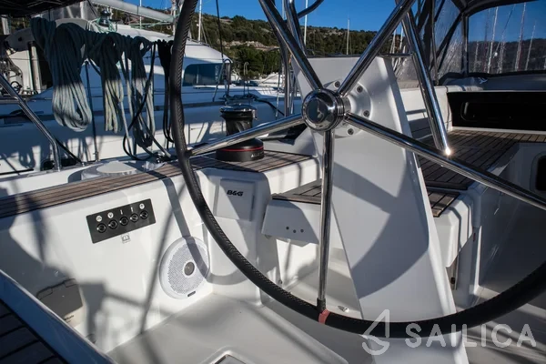 Oceanis 51.1 - Yacht Charter Sailica
