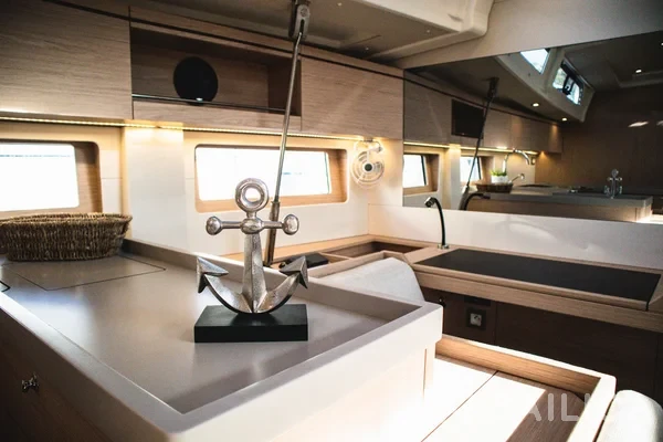 Oceanis 51.1 - Yacht Charter Sailica