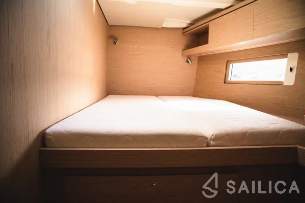 Oceanis 51.1 - Yacht Charter Sailica