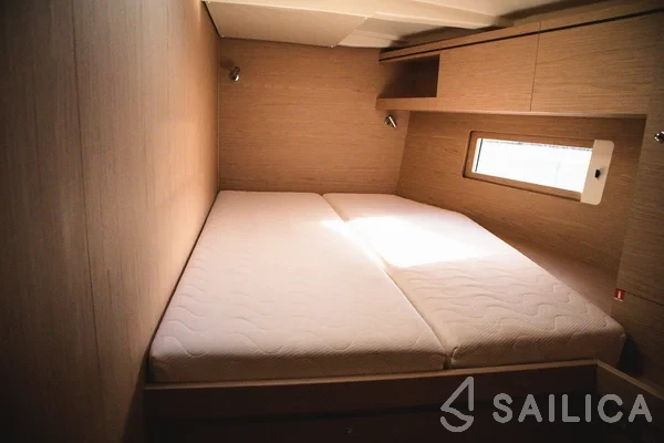 Oceanis 51.1 - Yacht Charter Sailica
