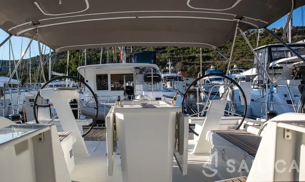 Oceanis 51.1 - Yacht Charter Sailica