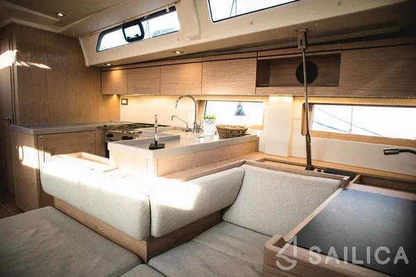 Oceanis 51.1 - Yacht Charter Sailica