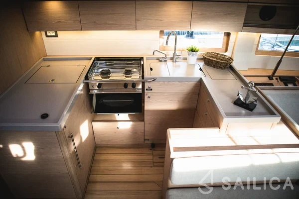 Oceanis 51.1 - Yacht Charter Sailica