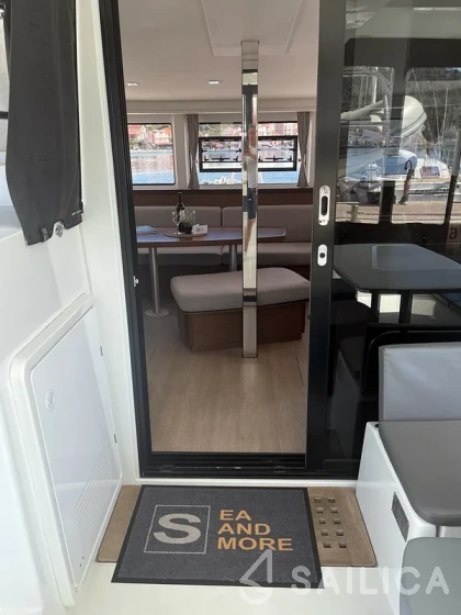 Lagoon 42 - Yacht Charter Sailica