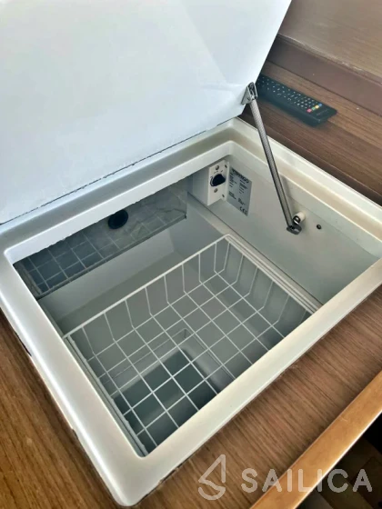 Lagoon 42 - Yacht Charter Sailica