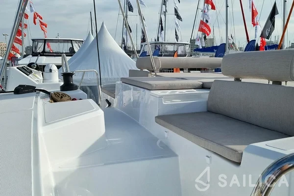 Bali Catspace - Yacht Charter Sailica