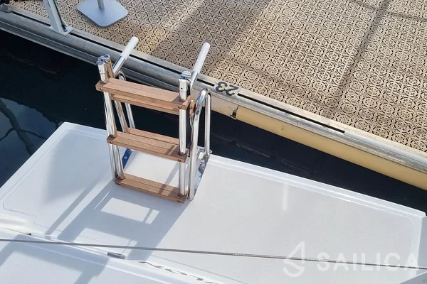 Bali Catspace - Yacht Charter Sailica