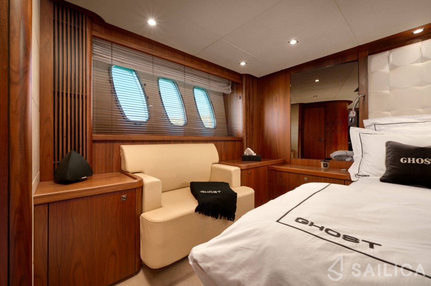 Sunseeker Predator 72 - Yacht Charter Sailica