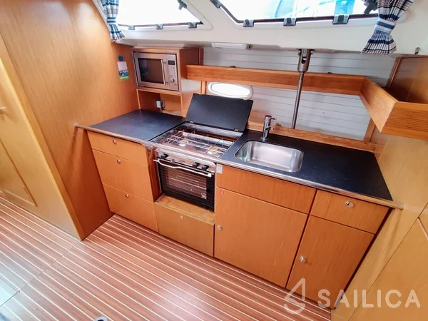Bavaria 47 Cruiser - Yacht Charter Sailica