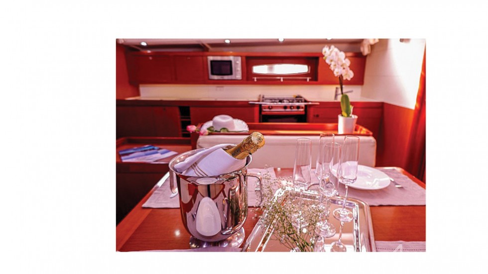 Oceanis 50 - Yacht Charter Sailica