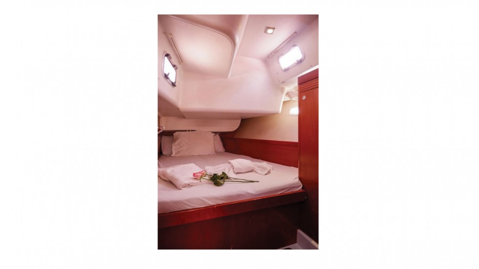 Oceanis 50 - Yacht Charter Sailica
