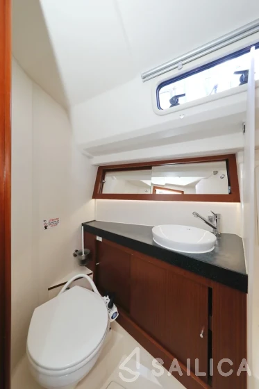 Hanse 415 - Yacht Charter Sailica