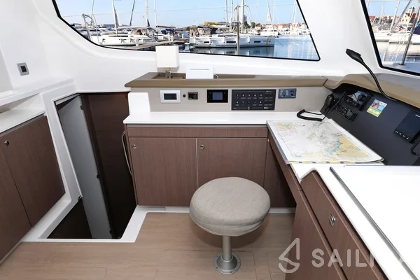 Bali Catspace - Yacht Charter Sailica