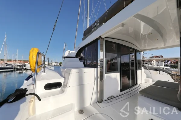 Bali Catspace - Yacht Charter Sailica