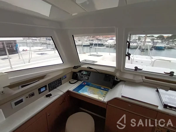Bali Catspace - Yacht Charter Sailica