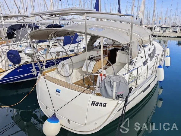 Bavaria 37 Cruiser - Photo #20 Bavaria 37 Cruiser - Yacht Charter Sailica