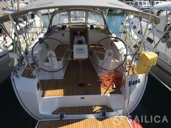 Bavaria 37 Cruiser - Photo #19 Bavaria 37 Cruiser - Yacht Charter Sailica