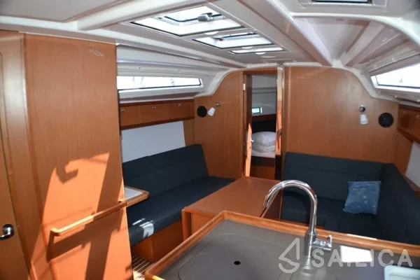Bavaria 37 Cruiser - Photo #34 Bavaria 37 Cruiser - Yacht Charter Sailica