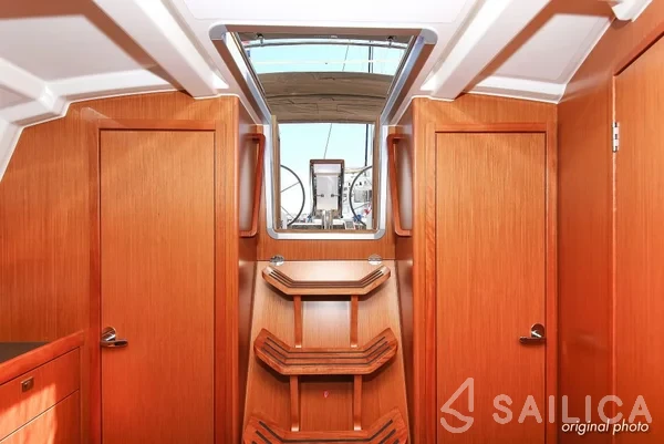 Bavaria 37 Cruiser - Yacht Charter Sailica