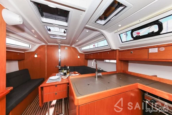 Bavaria 37 Cruiser - Yacht Charter Sailica
