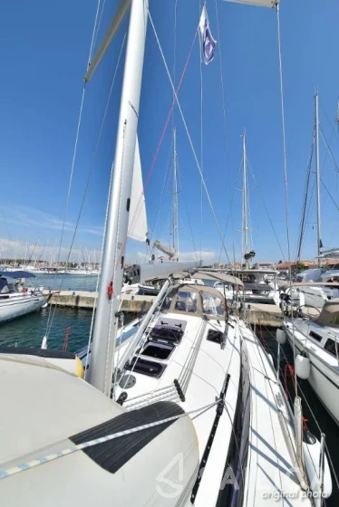 Bavaria 37 Cruiser - Yacht Charter Sailica