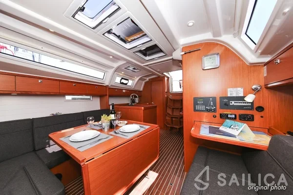 Bavaria 37 Cruiser - Yacht Charter Sailica