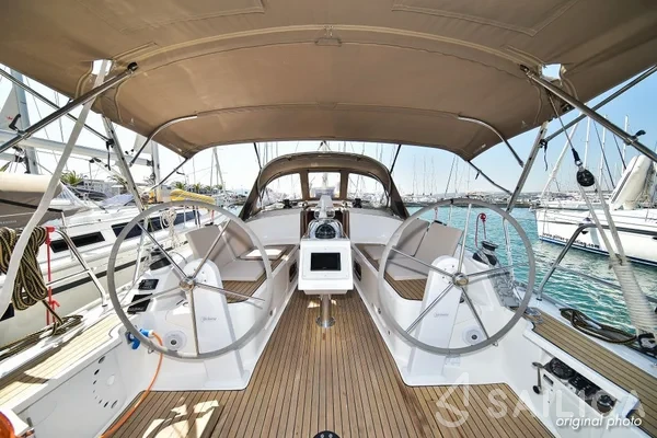Bavaria 37 Cruiser - Yacht Charter Sailica
