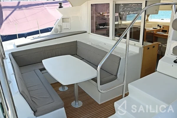 Lagoon 421 - Yacht Charter Sailica