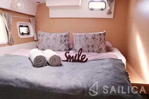 Lagoon 421 - Yacht Charter Sailica