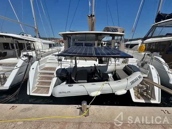 Lagoon 421 - Yacht Charter Sailica