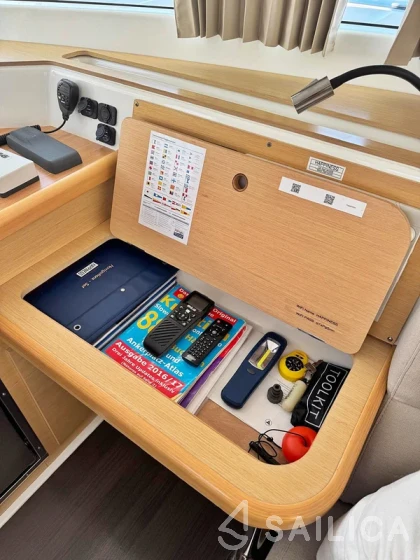 Lagoon 421 - Yacht Charter Sailica